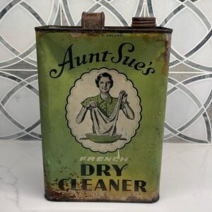 Rare Antique Aunt Sue’s French Dry Cleaner Tin.